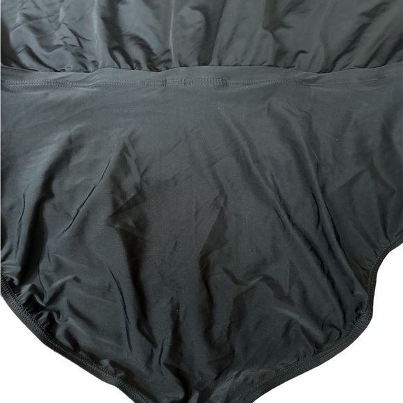 Croft & Barrow ruffled swim skirt tummy control black‎ 24W - Picture 2 of 6